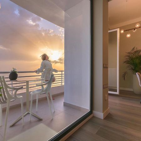 Iconic Salonica Suite Seafront Екстериор снимка