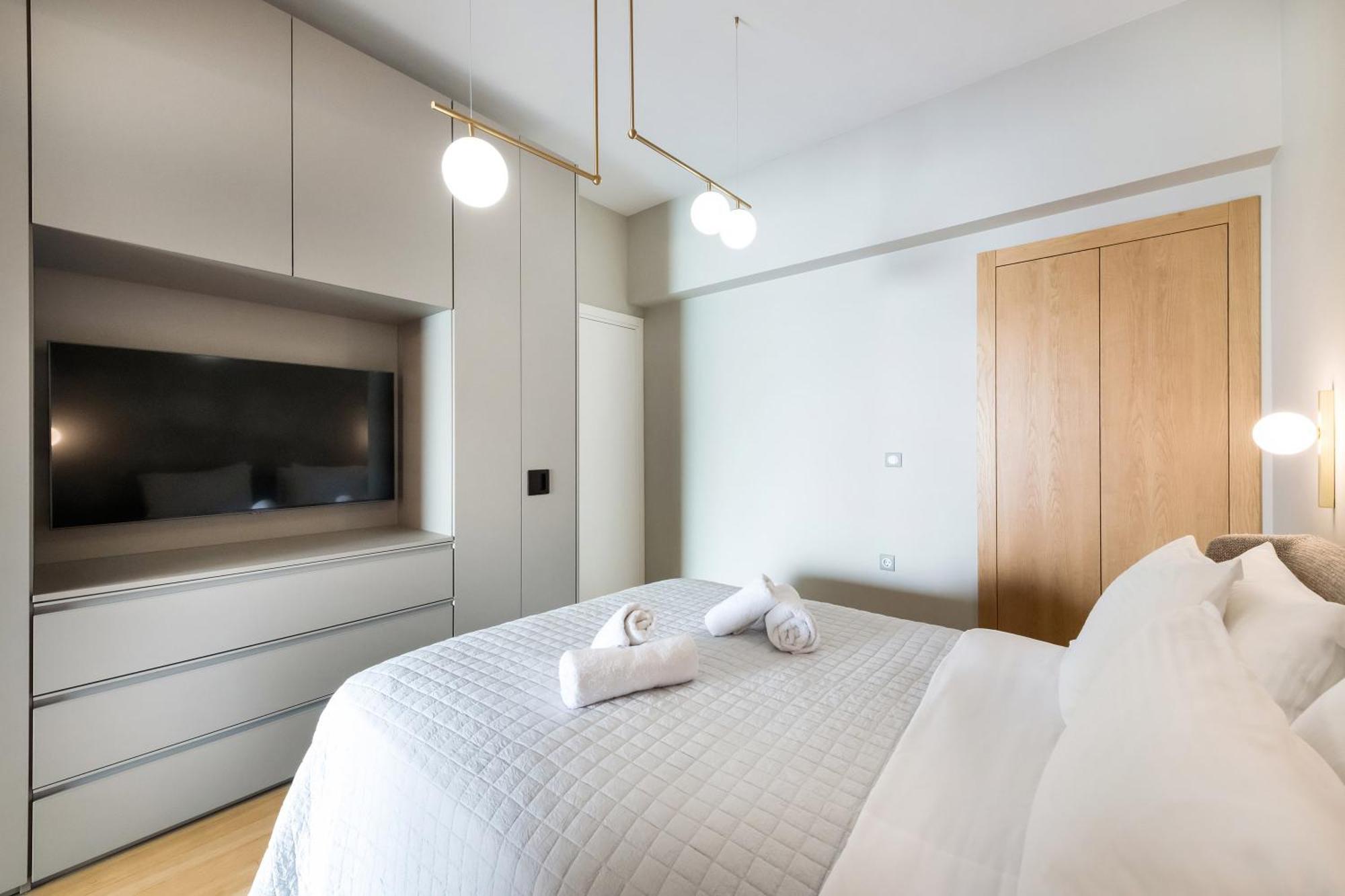 Iconic Salonica Suite Seafront Екстериор снимка
