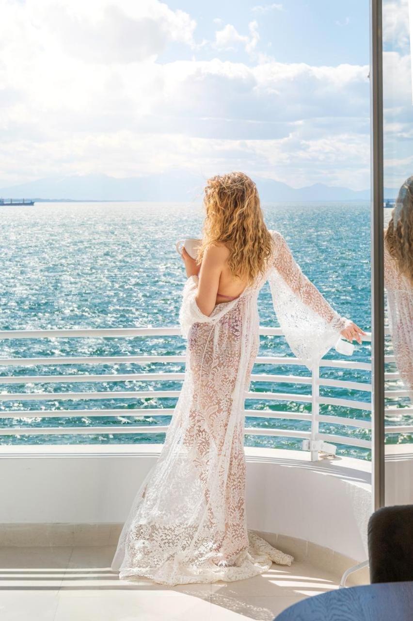 Iconic Salonica Suite Seafront Екстериор снимка