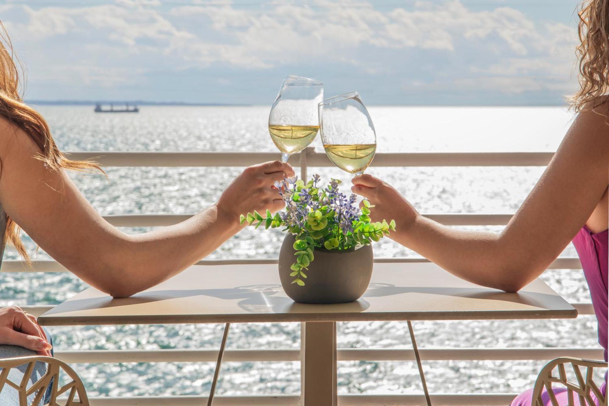 Iconic Salonica Suite Seafront Екстериор снимка